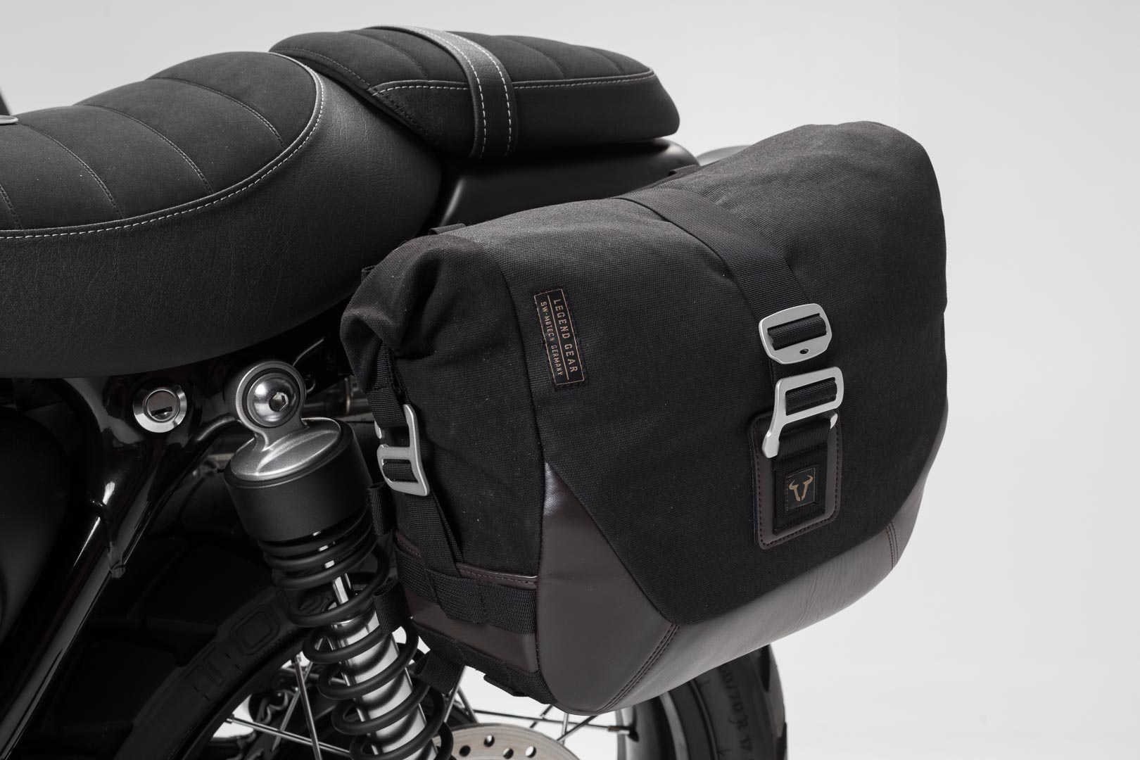 triumph street scrambler luggage