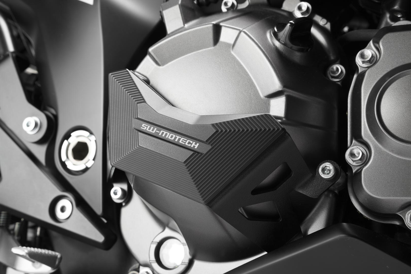 SW-Motech Engine case guard - Black. Kawasaki Z 800 (12-16)., black, Size One Size