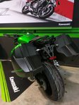 V PARTS Svart Kawasaki Z1000 platthållare